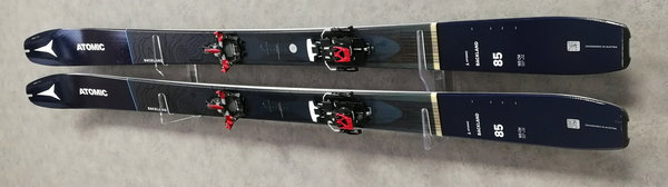 Transparenter Ski-Wandhalter aus Acryl - ski-caddie SYS